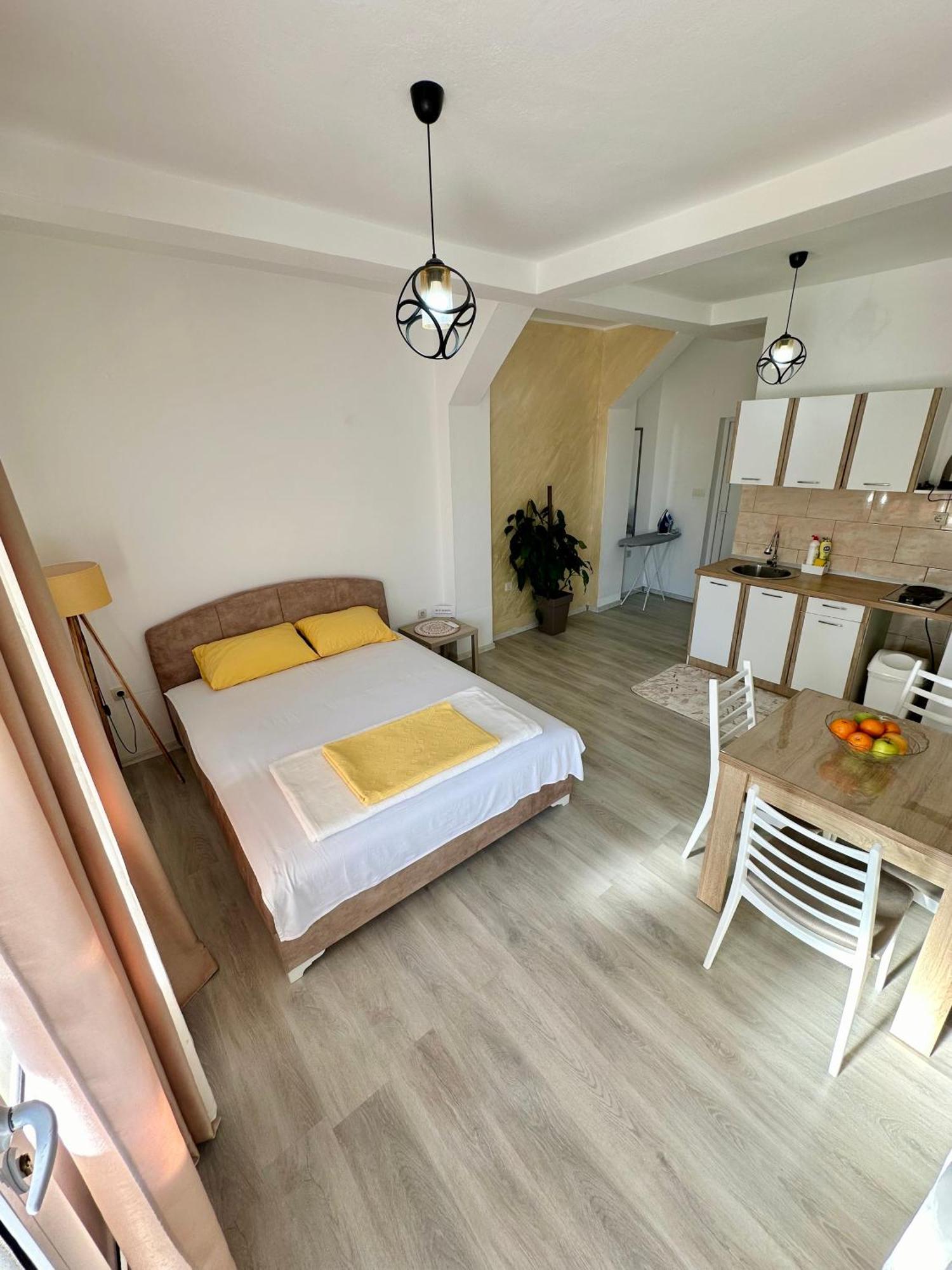 Montenegrina Apartment Budva Exterior photo