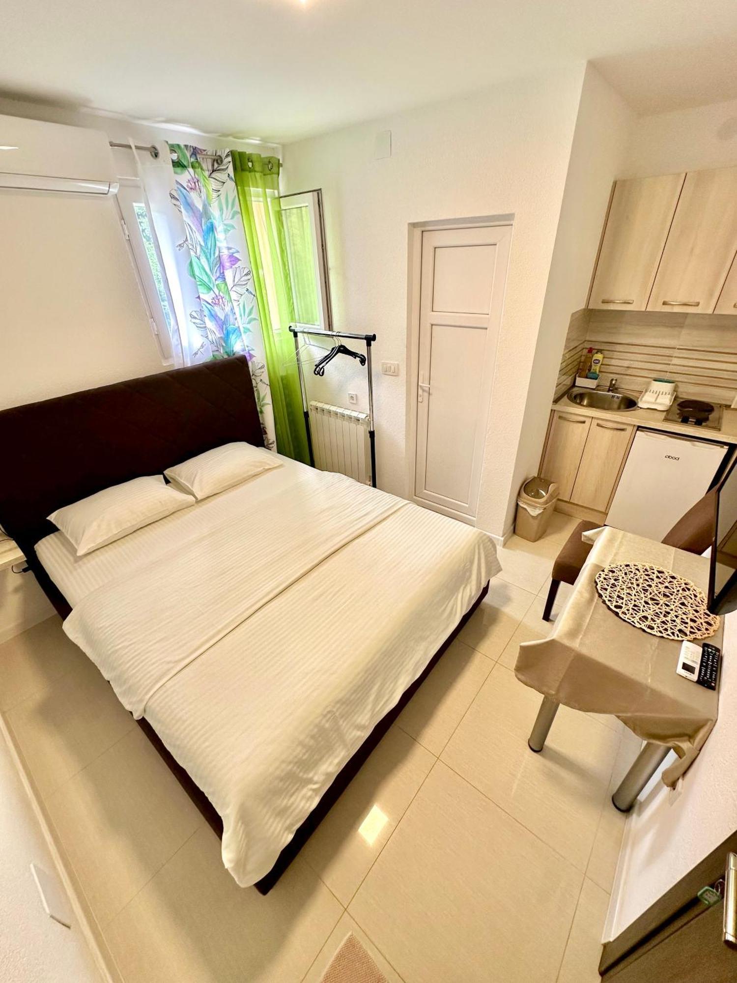 Montenegrina Apartment Budva Exterior photo