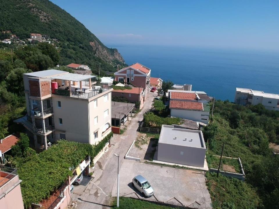 Montenegrina Apartment Budva Exterior photo